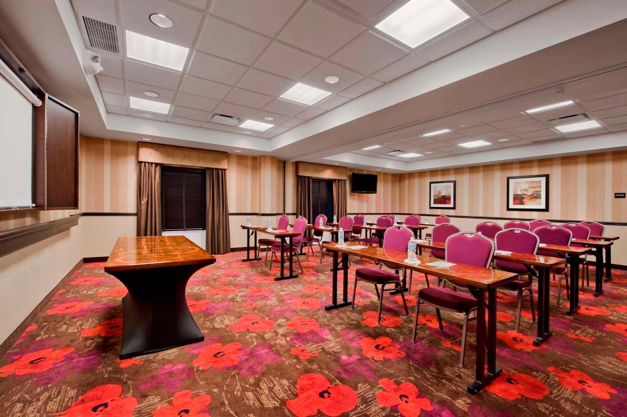 Hampton Inn & Suites Detroit/Airport Romulus Exterior foto