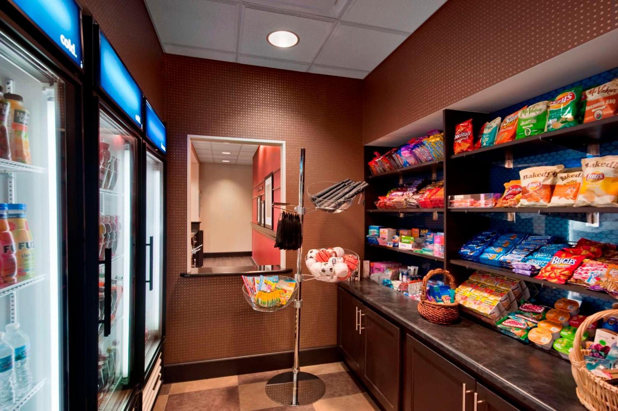 Hampton Inn & Suites Detroit/Airport Romulus Exterior foto